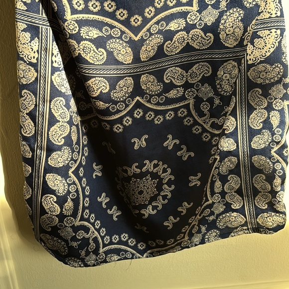 Missguided bandanna, print dress ￼ - Picture 8 of 10